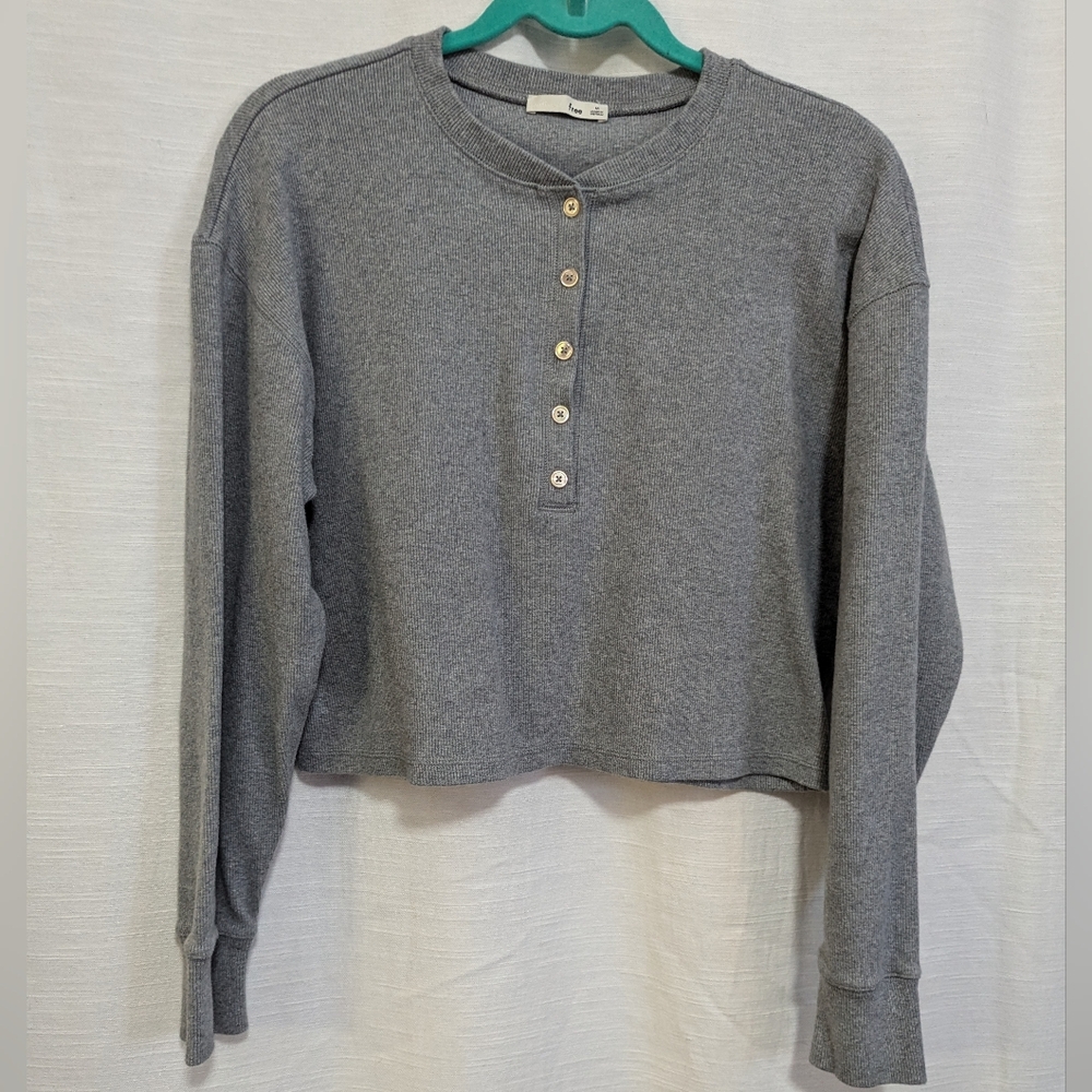 Wilfred Free/Aritzia/Mavis gray ribbed cropped cotton Henley sweater size M